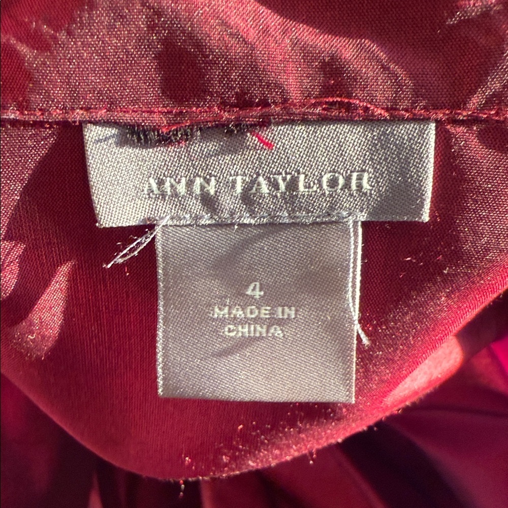 Ann Taylor pure silk Burgundy red wrap top size 4 - Picture 2 of 9